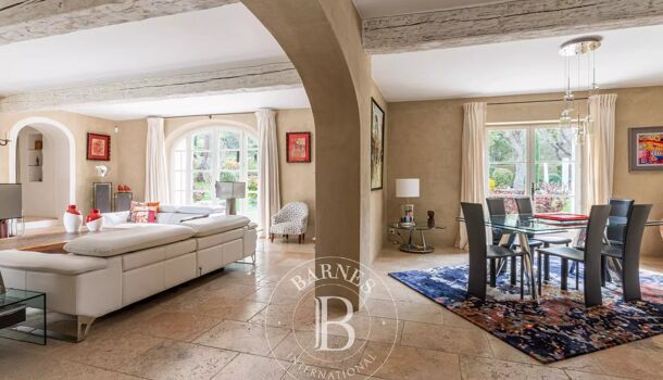 Villa / Maison 8 pièces  à vendre Aix-en-Provence 13100