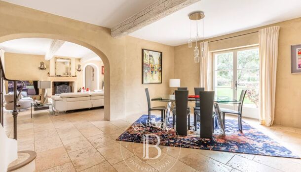 Villa / Maison 8 pièces  à vendre Aix-en-Provence 13100