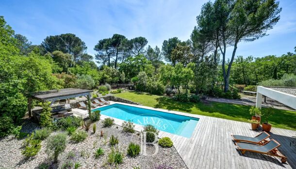 Villa / Maison 9 pièces  à vendre Aix-en-Provence 13100