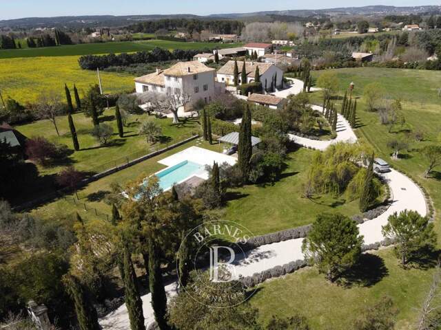 AIX EN PROVENCE - DOMAINE XVIII EME 650M2 - 14 CHAMBRES – PISCIN — photo du bien