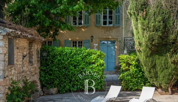 Villa / Maison 15 pièces  à vendre Aix-en-Provence 13100