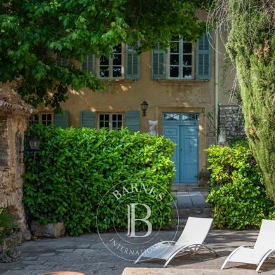 Maison 15 pièces 2400000 €