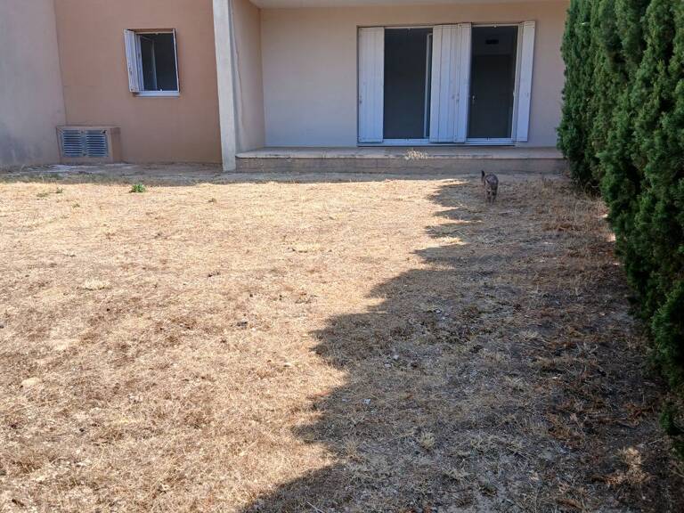 T5 E02660029L - Dans petite copropriété spacieux T5 de 98m² avec jardin de 93m² proche calanques — photo 1