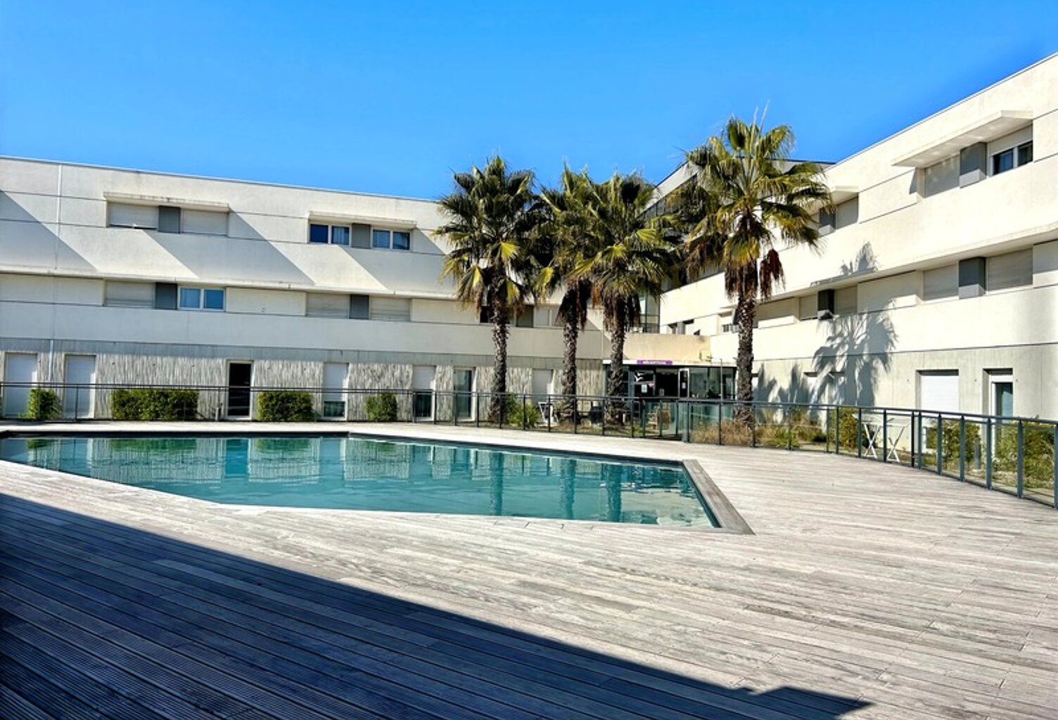 Appartement à vendre 1 pièces SAINT JEAN DE VEDAS (34) — photo 1