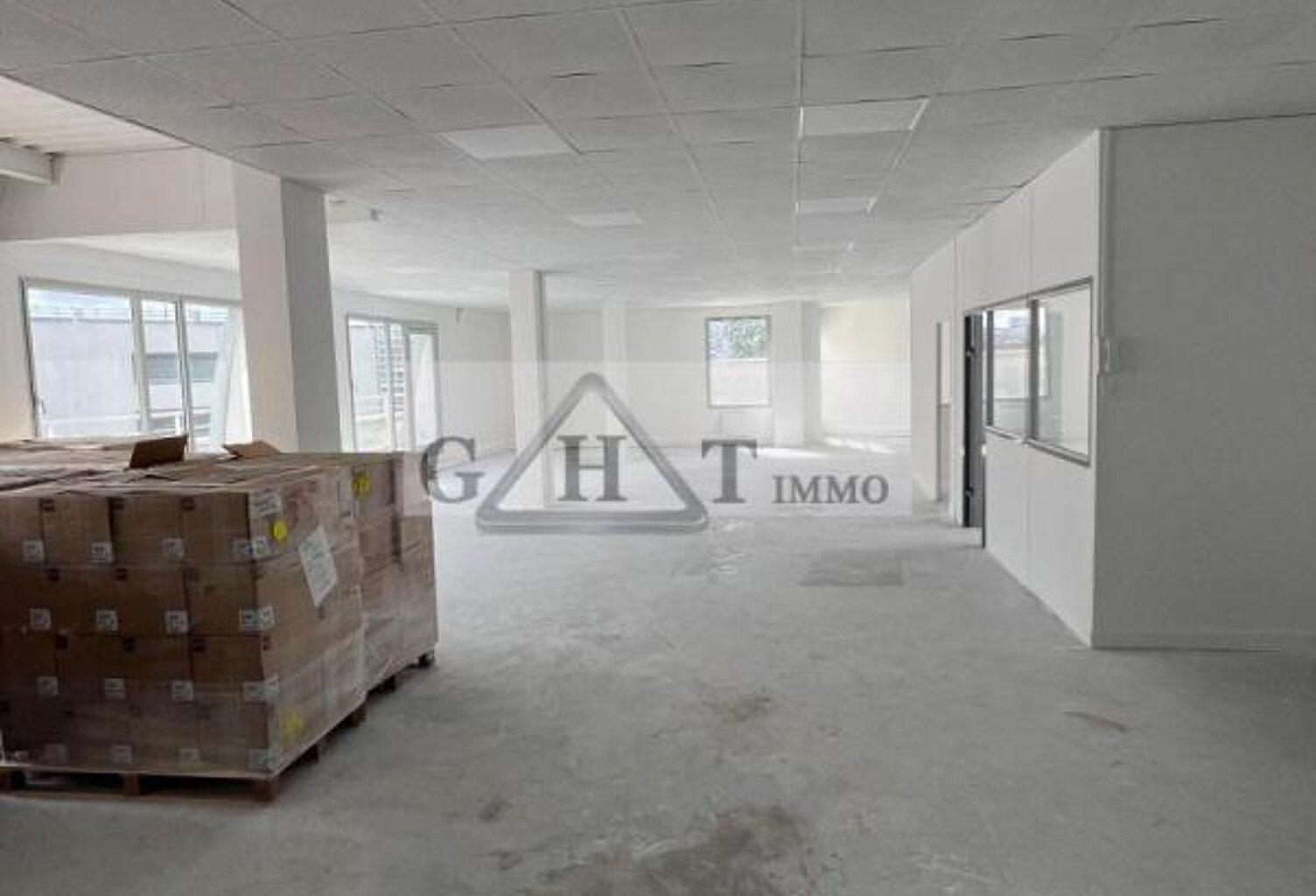 A LOUER 265M² DE BUREAUX A SAINT-OUEN SUR SEINE — photo 1