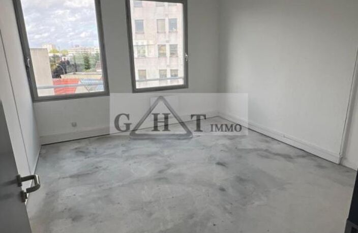 A LOUER 265M² DE BUREAUX A SAINT-OUEN SUR SEINE — photo 3