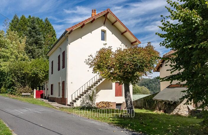 À vendre belle maison de village à Châteauneuf-les-Bains (63) — photo 4