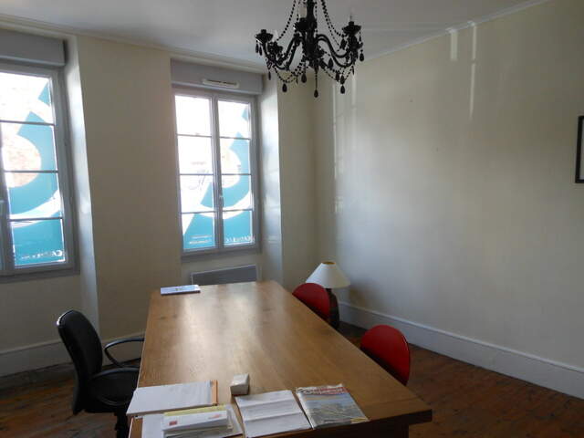 Rodez, Boulevard d'Estourmel, proche cathédrale, local Professionnel en rez-de-chaussée de 46 m² — photo du bien