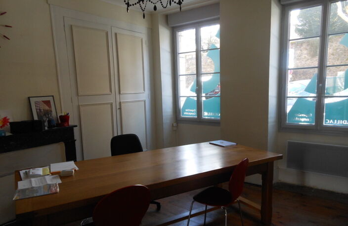 Rodez, Boulevard d'Estourmel, proche cathédrale, local Professionnel en rez-de-chaussée de 46 m² — photo 2
