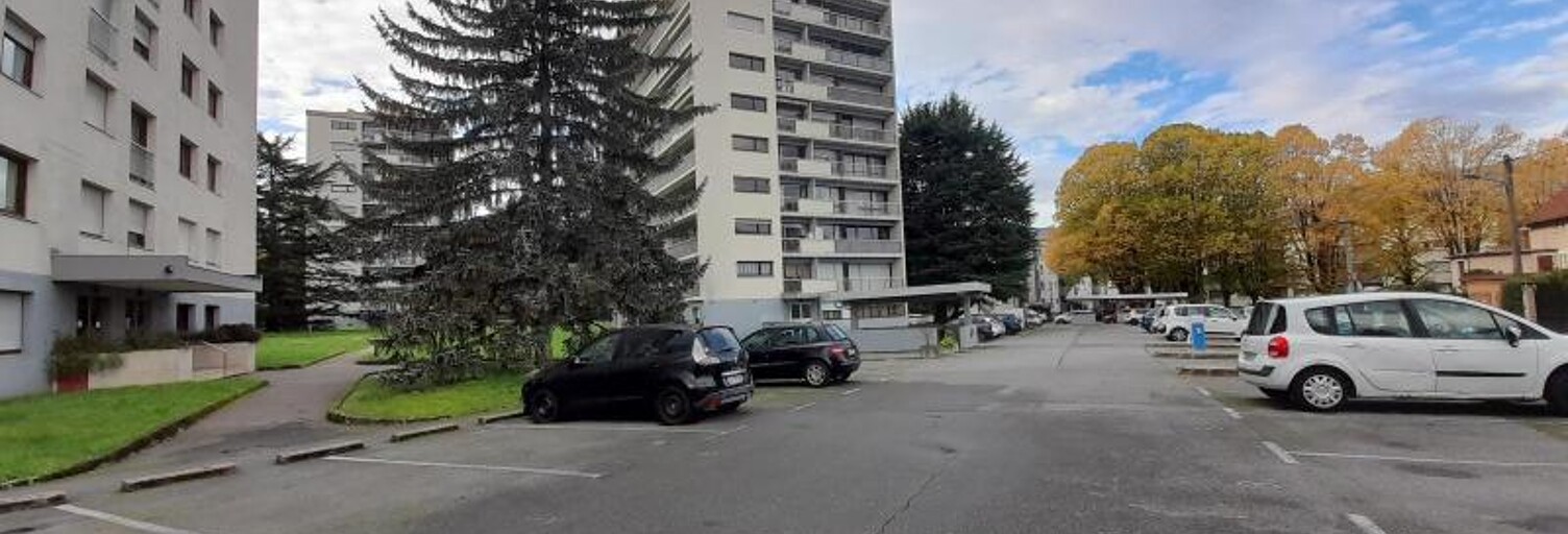 Garage  11 m² à louer à Jacob-Bellecombette (73000)