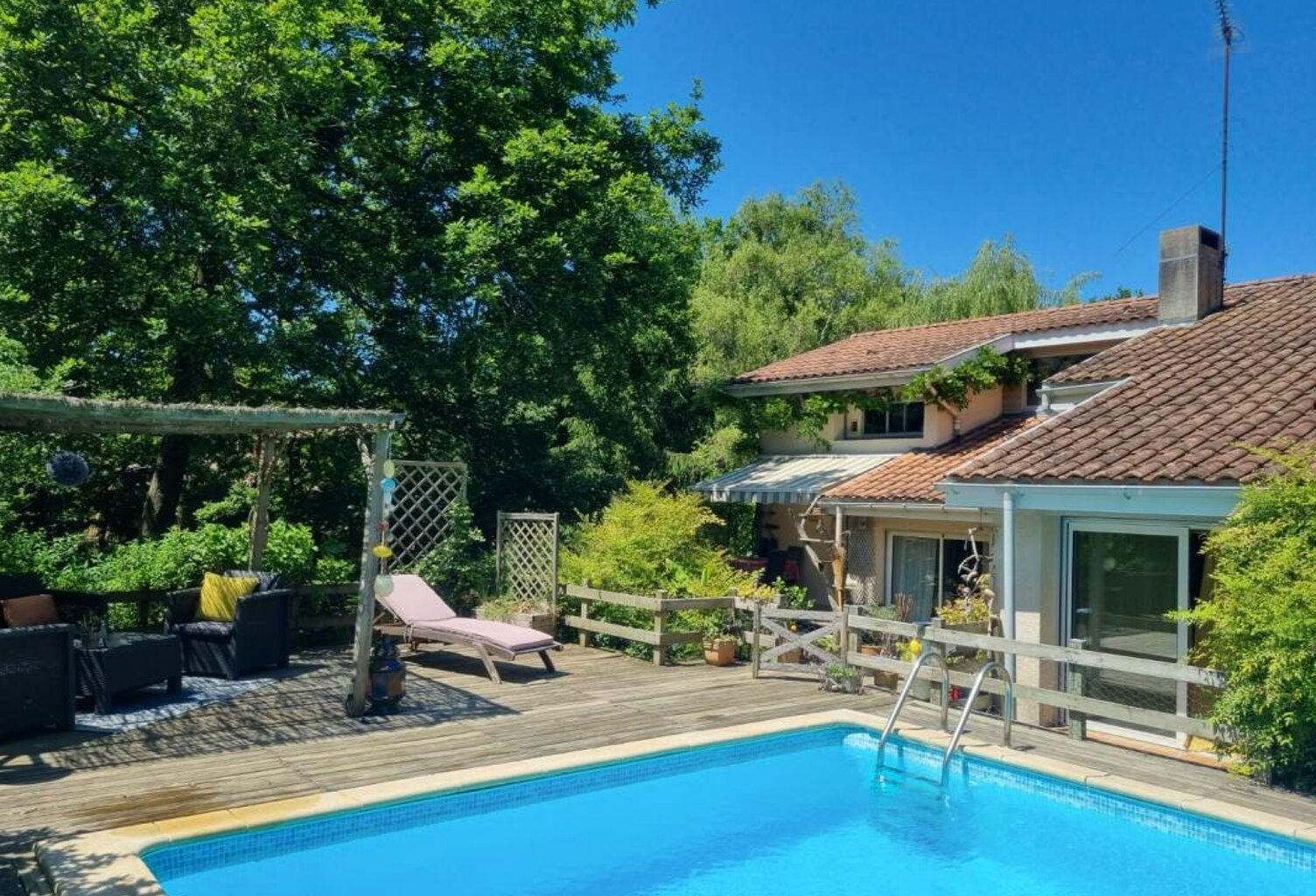 Maison d'architecte de 140 m² avec piscine sur 3000 m² de terrain — photo 1