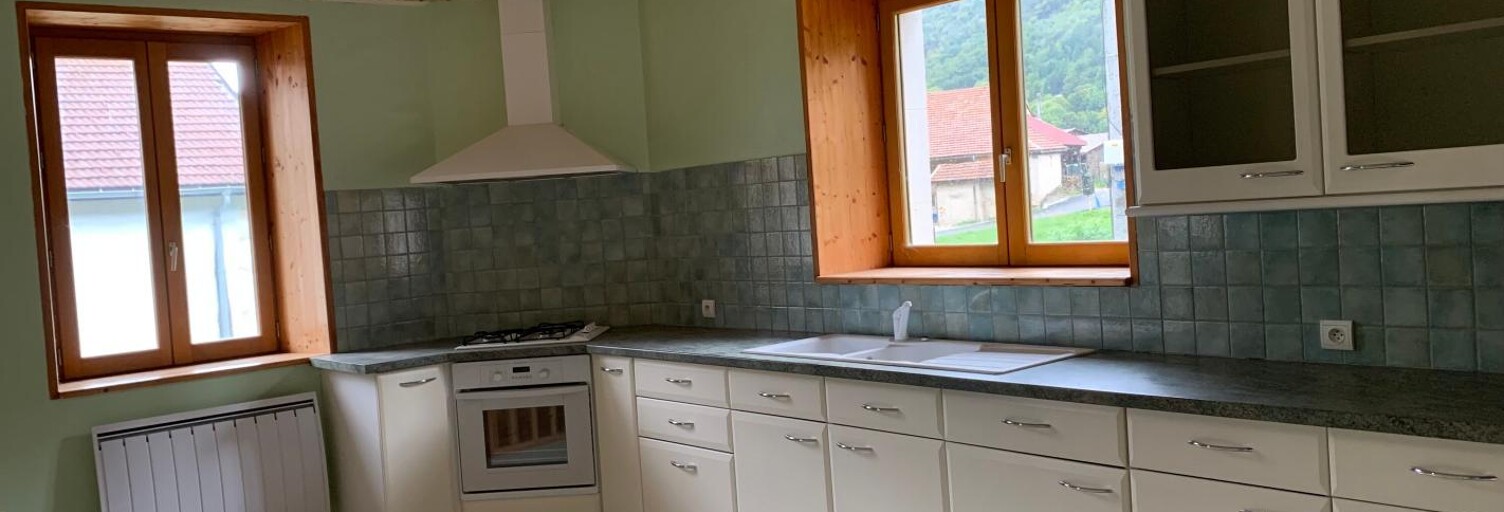 Maison 7 Pièces 105 m² à vendre à Champfromier (01410)