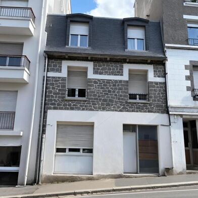 Immeuble  232100 €