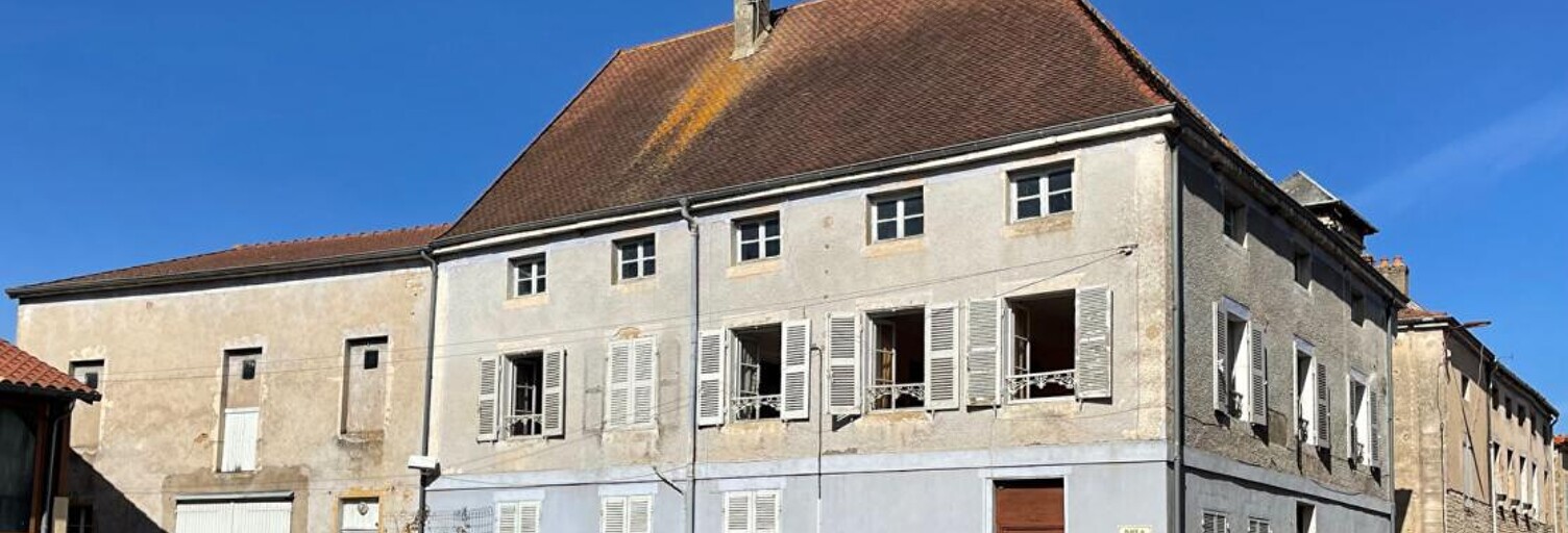 Maison 10 Pièces 350 m² à vendre à Salornay-sur-Guye (71250)