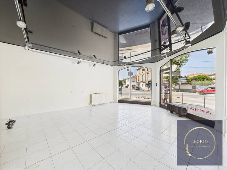 Local commercial a louer emplacement strategique Chateaurena — photo 1