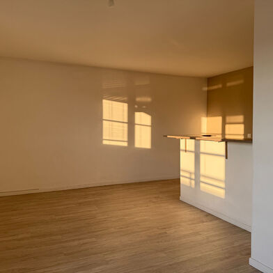 Appartement 3 pièces 983 €