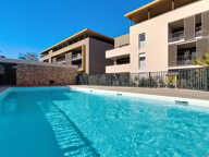 FREJUS T3 TERRASSE PISCINE GARAGE DOUBLE PARKING — photo 3