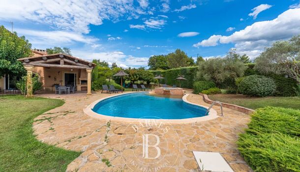 Villa / Maison 11 pièces  à vendre Aix-en-Provence 13100