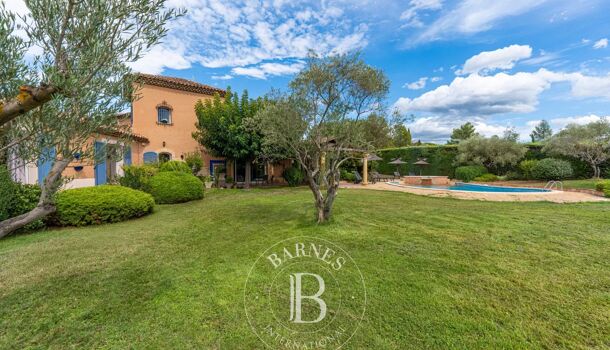 Villa / Maison 11 pièces  à vendre Aix-en-Provence 13100