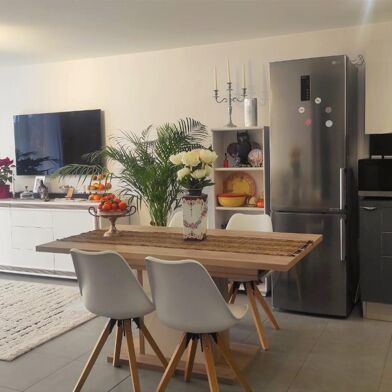 Appartement 3 pièces 218400 €
