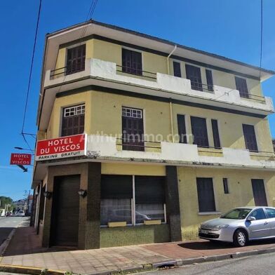 Immeuble  296400 €