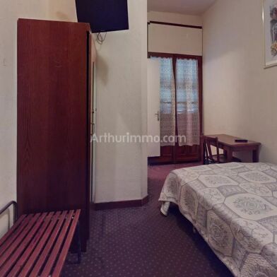 Immeuble  296400 €