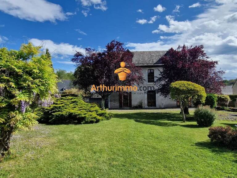 Maison du 19 ème sur 1500 m² de terrain en coeur de Village Prisé — photo 1