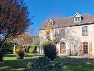 Maison du 19 ème sur 1500 m² de terrain en coeur de Village Prisé — photo 4