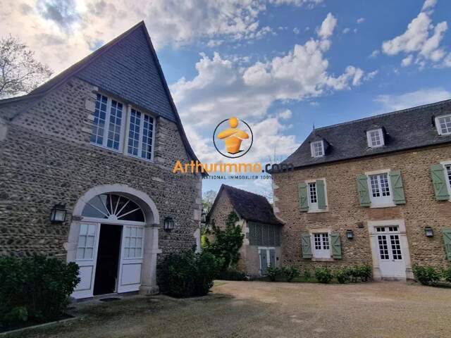 PROPRIÉTÉ AVEC PISCINE, DÉPENDANCE ET GARAGE — photo du bien