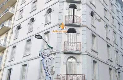 Ancien Hotel en bord de Gave proche des sanctuaires — photo du bien