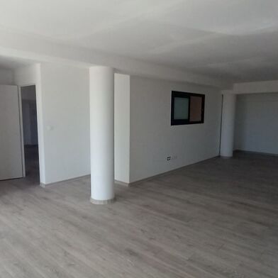 Bureau 10 pièces 4000 €