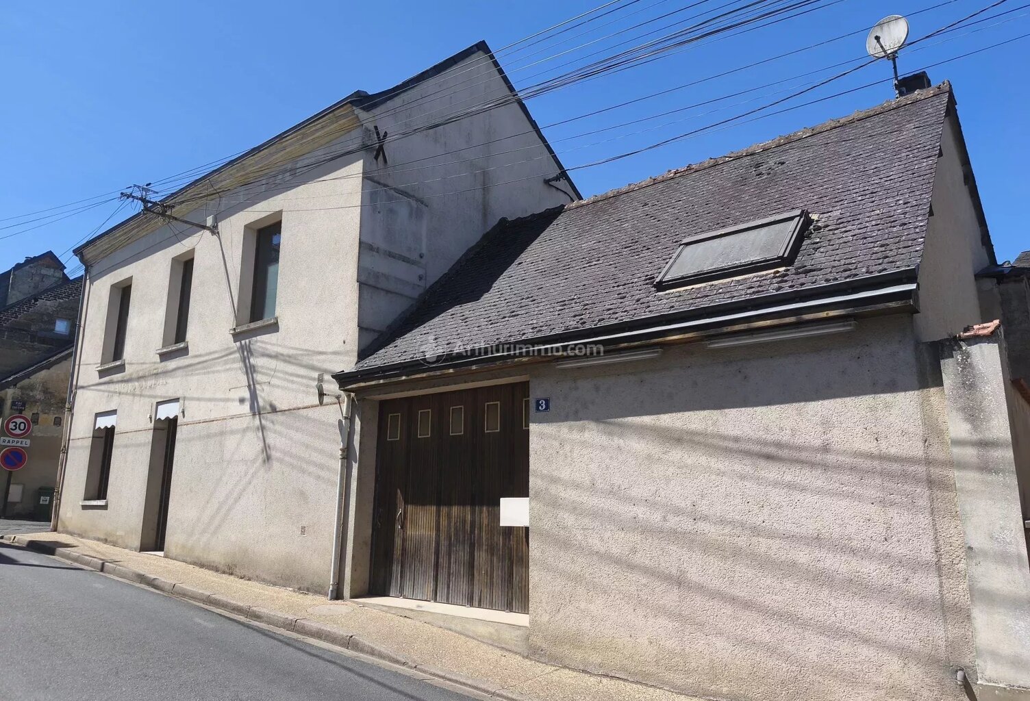 Maison à rénover à La Chartre sur le Loir — photo 1