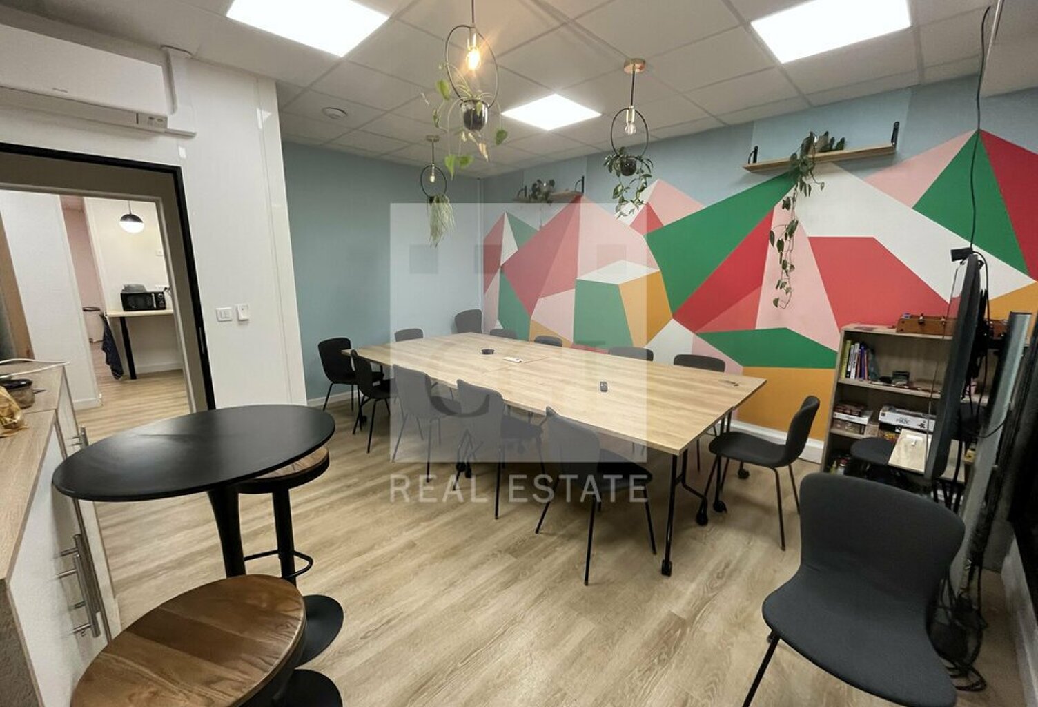 BUREAUX à LOUER — photo 1