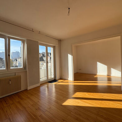 Appartement 4 pièces 166400 €