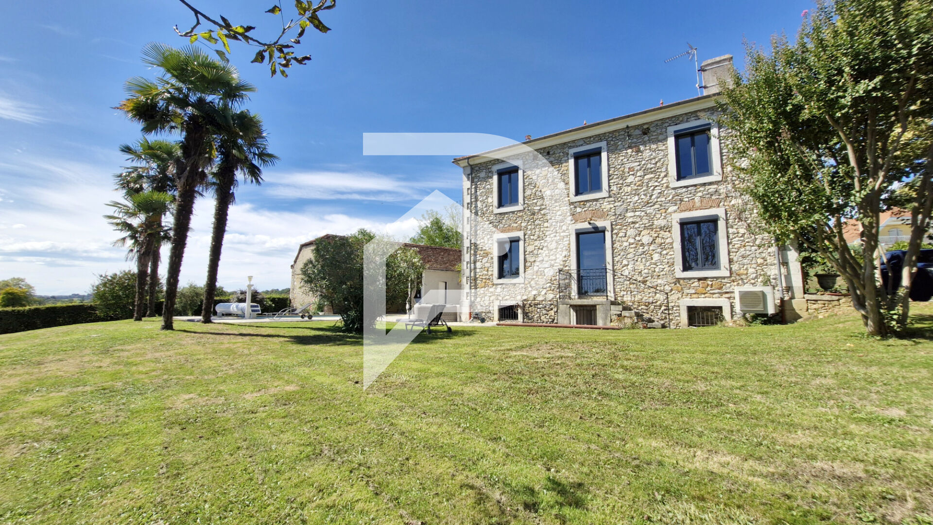 Villa / Maison  T9 à vendre Orthez 64300