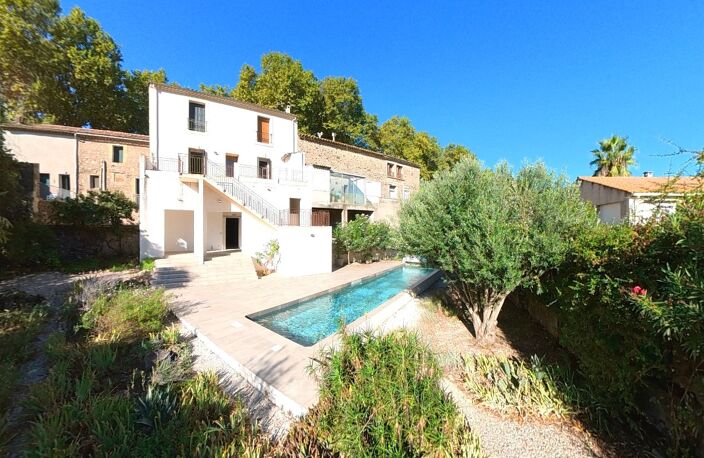 Élégante maison vigneronne avec piscine, vaste garage et cour intime à seulement 15 minutes des plages — photo 2