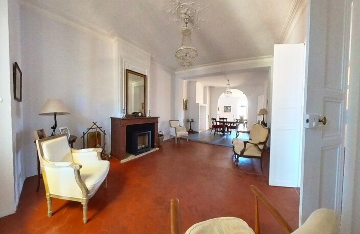 Élégante maison vigneronne avec piscine, vaste garage et cour intime à seulement 15 minutes des plages — photo 5