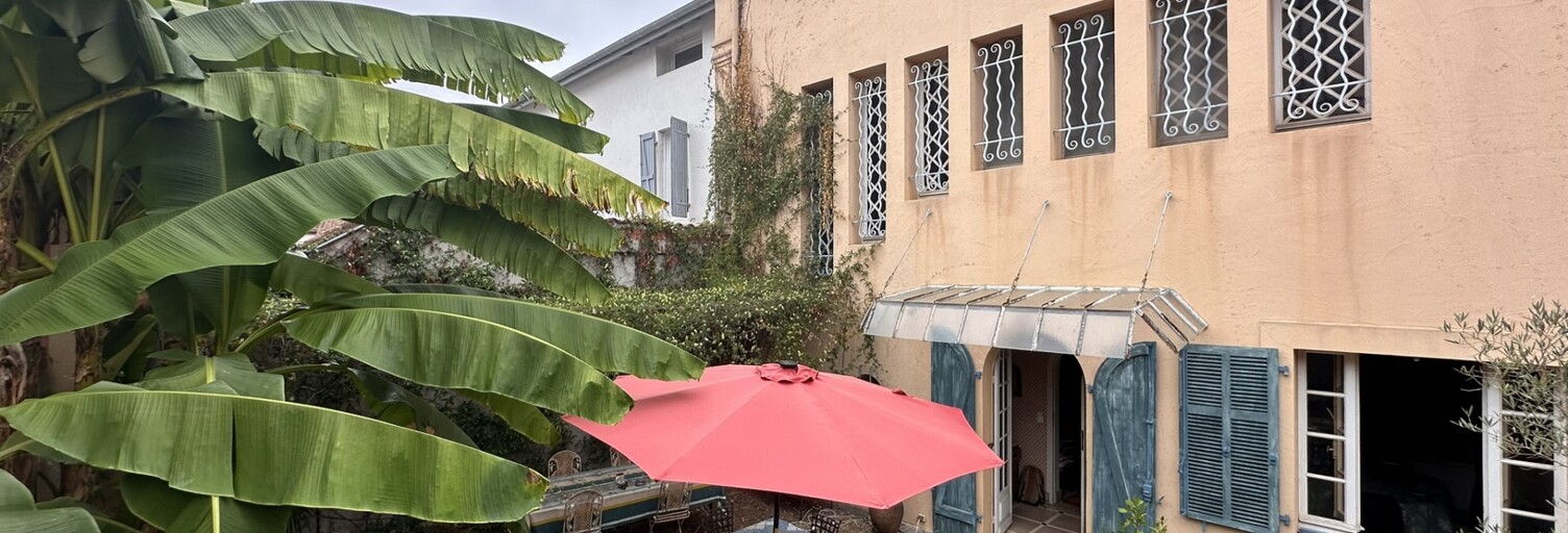 Immeuble  415 m² à vendre à Saint-Vincent-de-Tyrosse (40230)