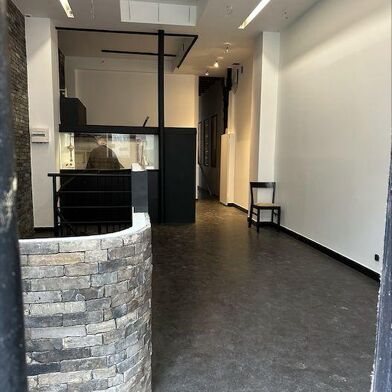 Commerce  880000 €