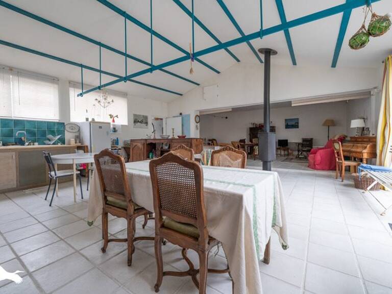 Maison en pierre de 3 pièces principales — photo 1