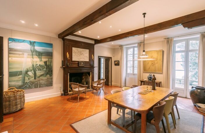 Hôtel Particulier de 8 pièces principales — photo 2