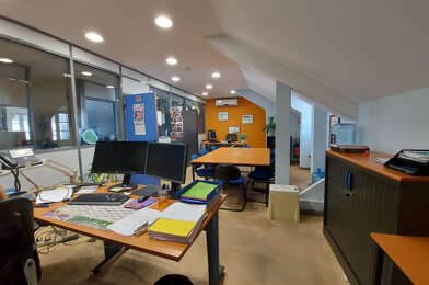 Commerce 4 pièces 2400 €