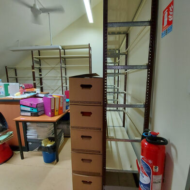 Commerce 4 pièces 2400 €