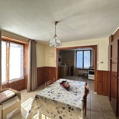 Maison 4 pièces 93415 €