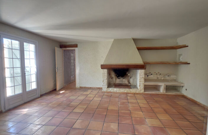 Saint-Martin-de-Crau   Quartier Caphan — photo 3