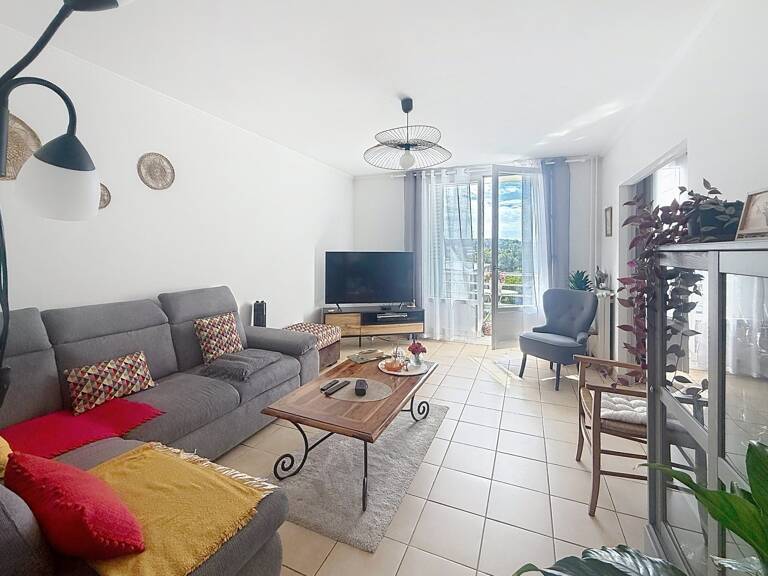 APPARTEMENT TYPE 4 PLEIN SUD VUE DEGAGEE — photo 1