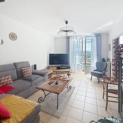Appartement 4 pièces 160000 €