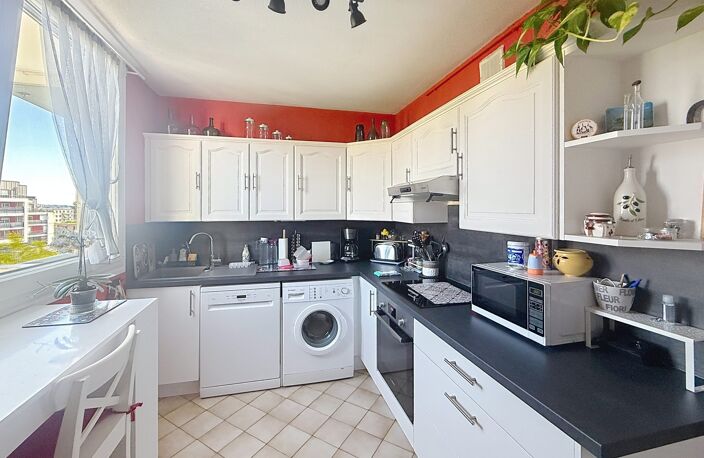 APPARTEMENT TYPE 4 PLEIN SUD VUE DEGAGEE — photo 3