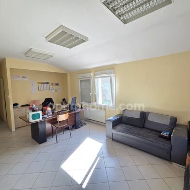 Immeuble  180000 €