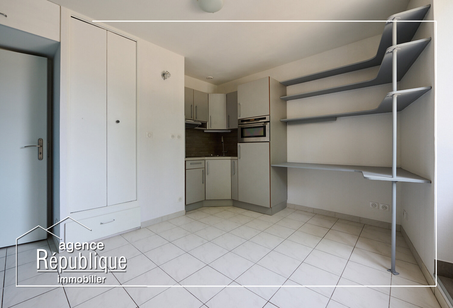 Pour investisseur a vendre T1 place de la republique — photo 1
